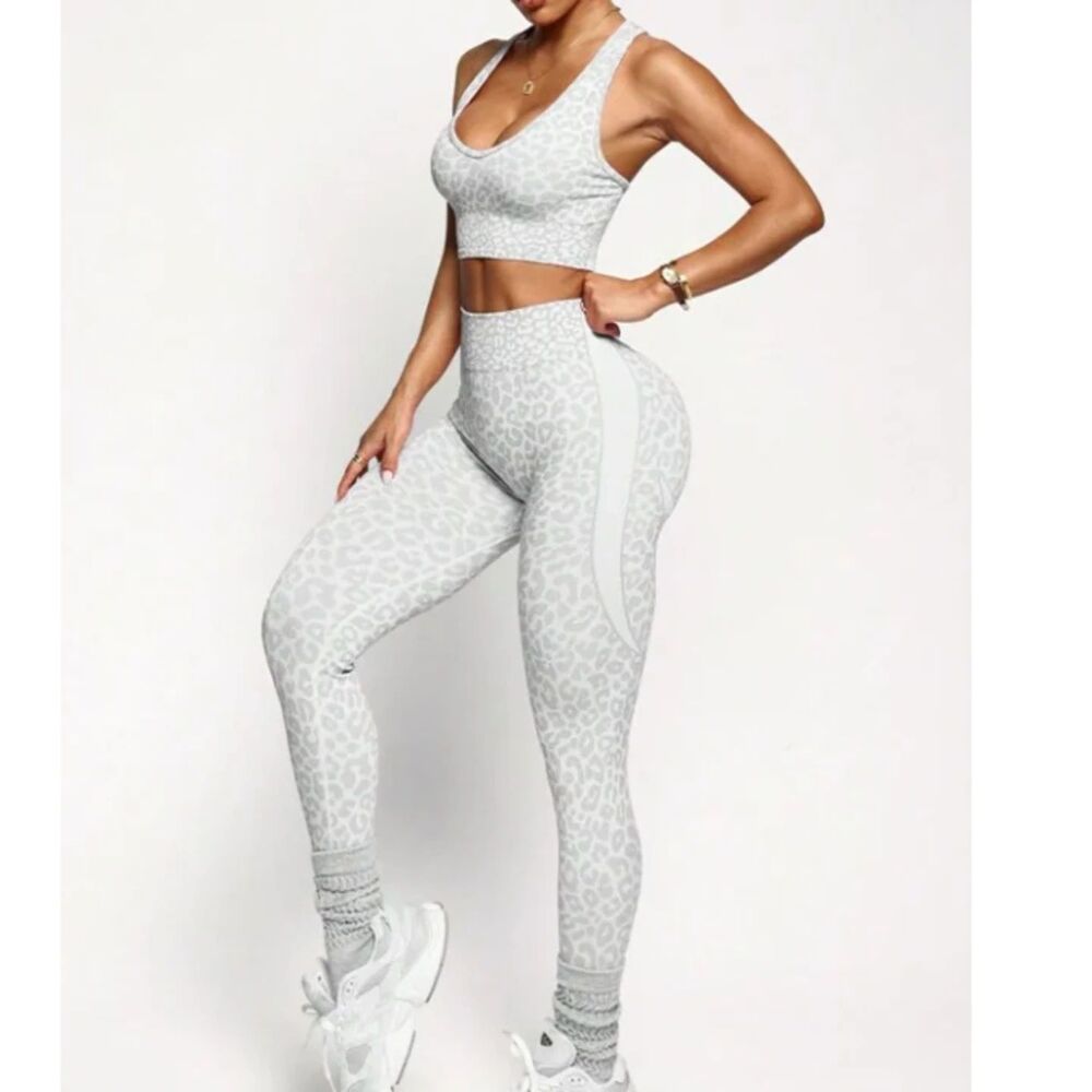 Iron Panda Fit Light Grey Cheetah Print Matching Leggings & Sports Bra L